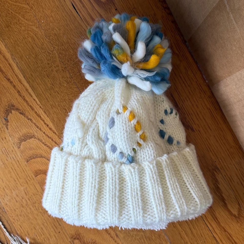 SONOMA ladies faux Fur lined cap excellent condition NWOT
